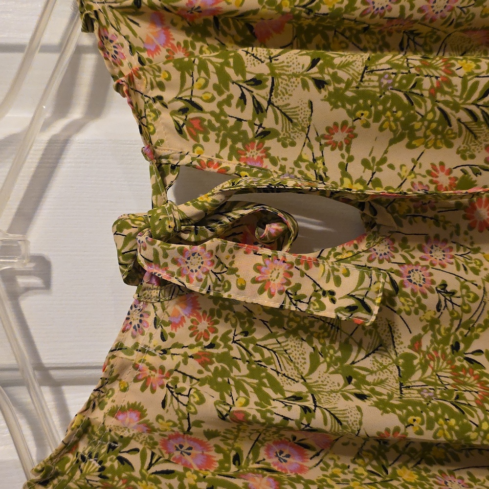 LC Lauren Conrad Floral Top with Green and Pink Accents - Picture 9 of 10